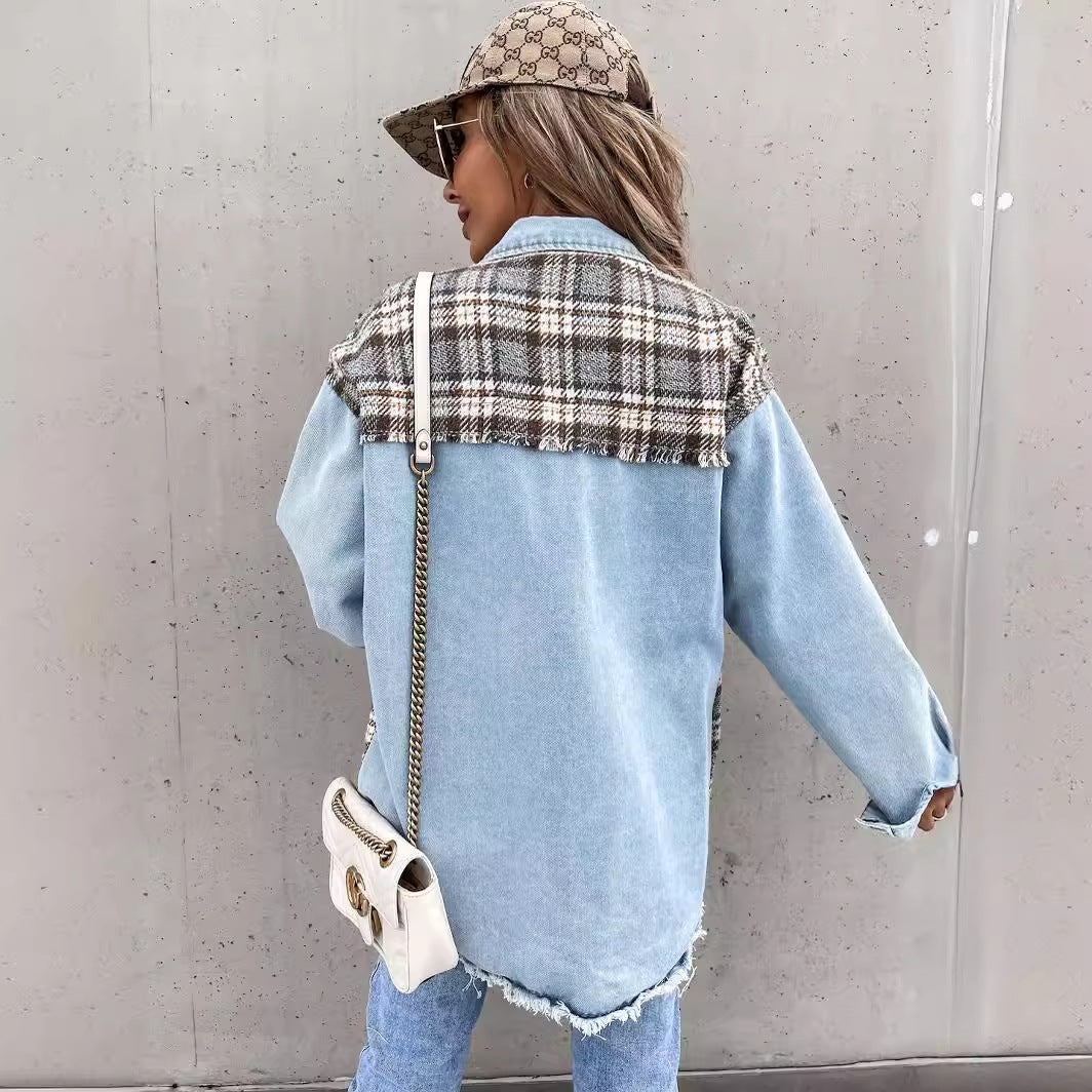 Kvinners fashionable rutete teppejakke med avslappet passform og kontrasterende stoffer Skjora