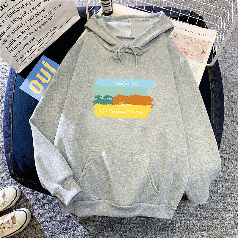 Damer casual hettegenser med kreativt grafisk design Skjora