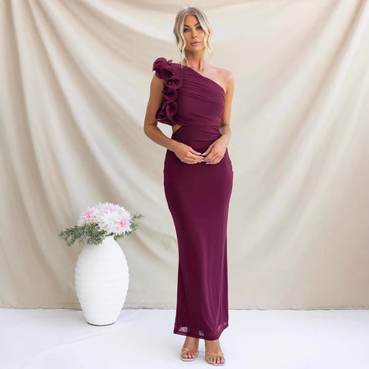 Kvinne Elegant Rynket Maxi Kjole med en Off-Skulder Design og Skreddersydd Passform