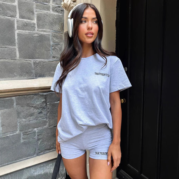 Dame Lounge-set med avslappet T-skjorte og shorts Skjora