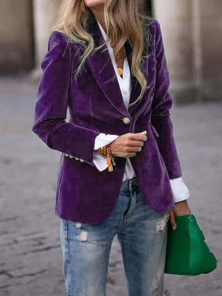 Dame Elegant Fløyelsblazer med Skreddersydd Passform og Gullknapper Skjora
