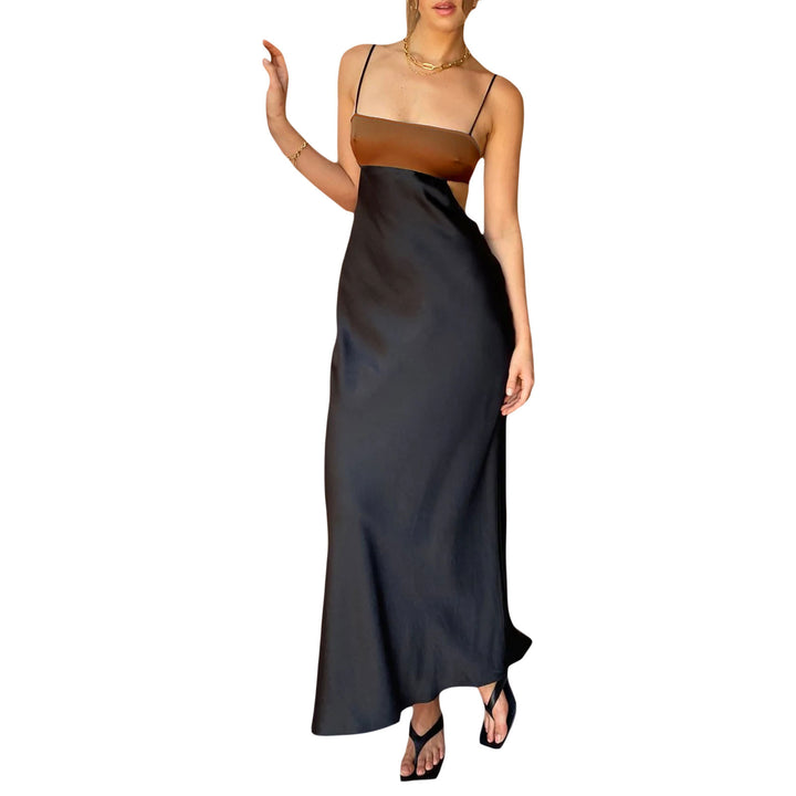 Damer elegant lang kjole med innovativt cut-out design og delikate spaghetti-stropper Skjora