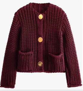 Kvinnenes koselige cardigan med gullknapper og lommer Skjora