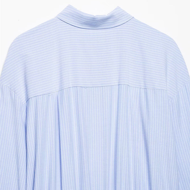Damer langermet bluse med asymmetrisk knute-design og fine striper Skjora