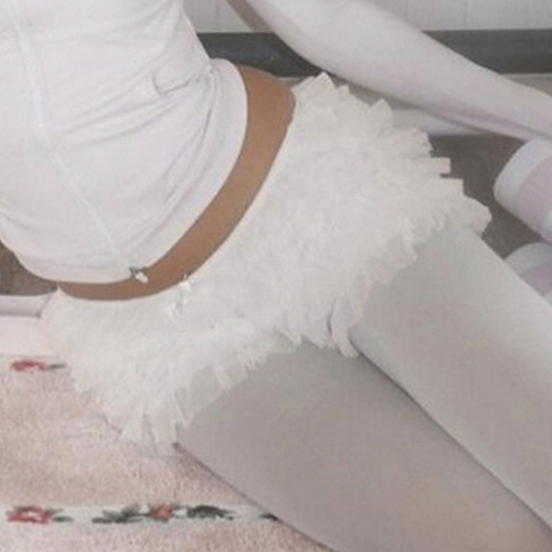 Dame volangshorts med elastisk belte og lekent design Skjora