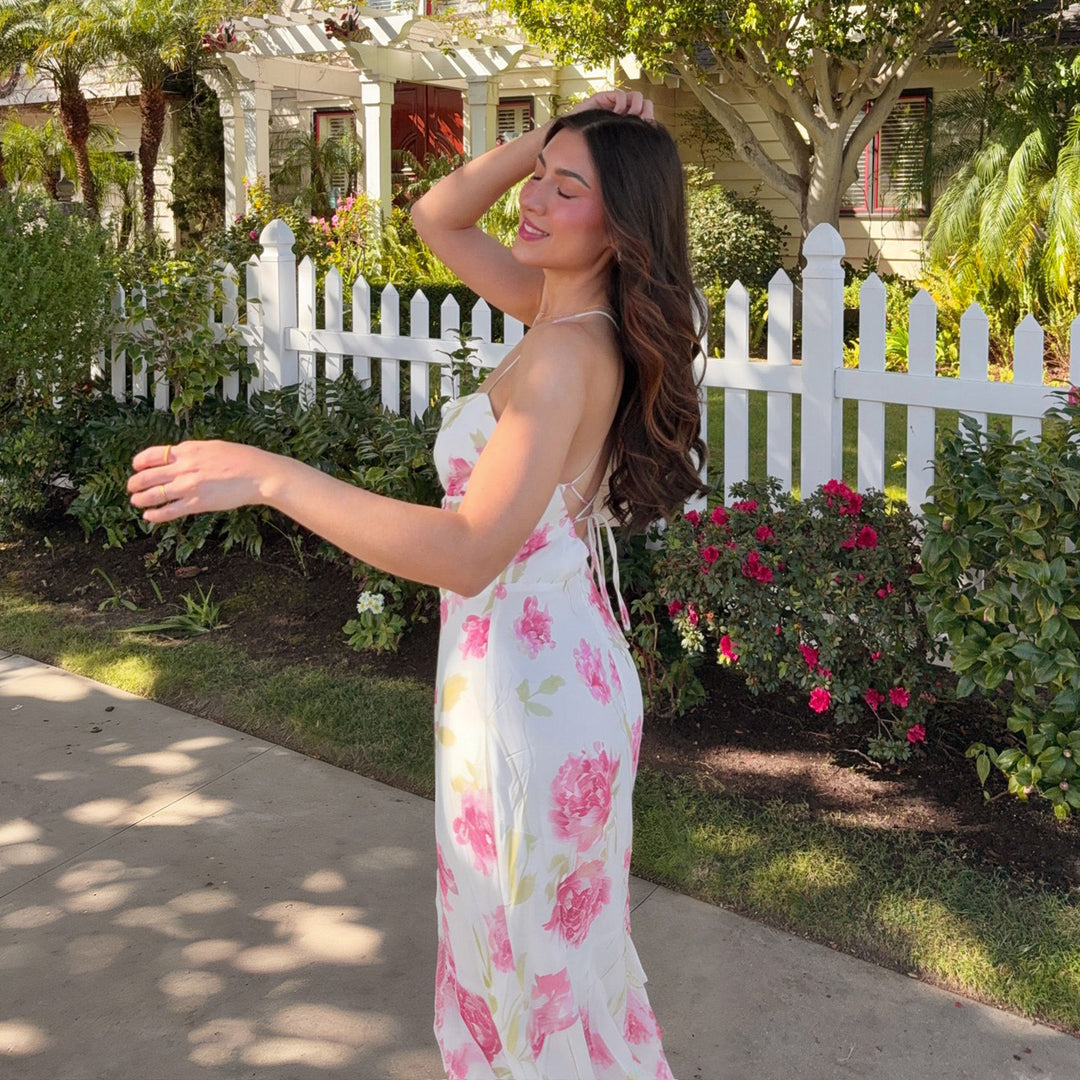 Elegant women's maxi dress with delicate floral design and spaghetti straps Skjora