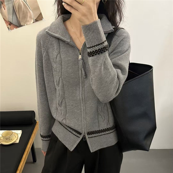Kvinne cardigan med elegant glidelås og teksturert kabelmønster Skjora