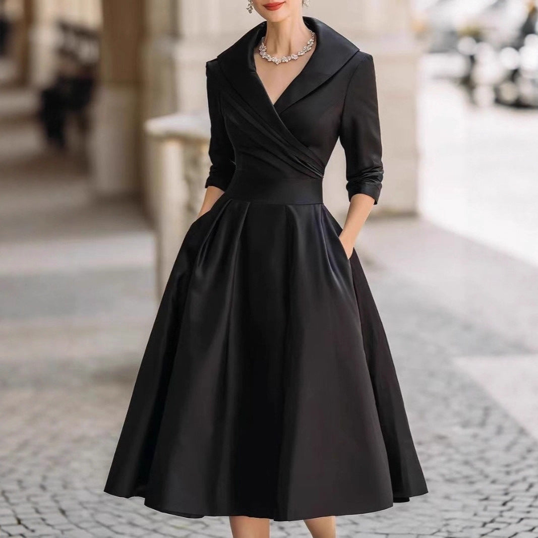 Kvinne elegant omslagskjole med peplum og praktiske lommer Skjora