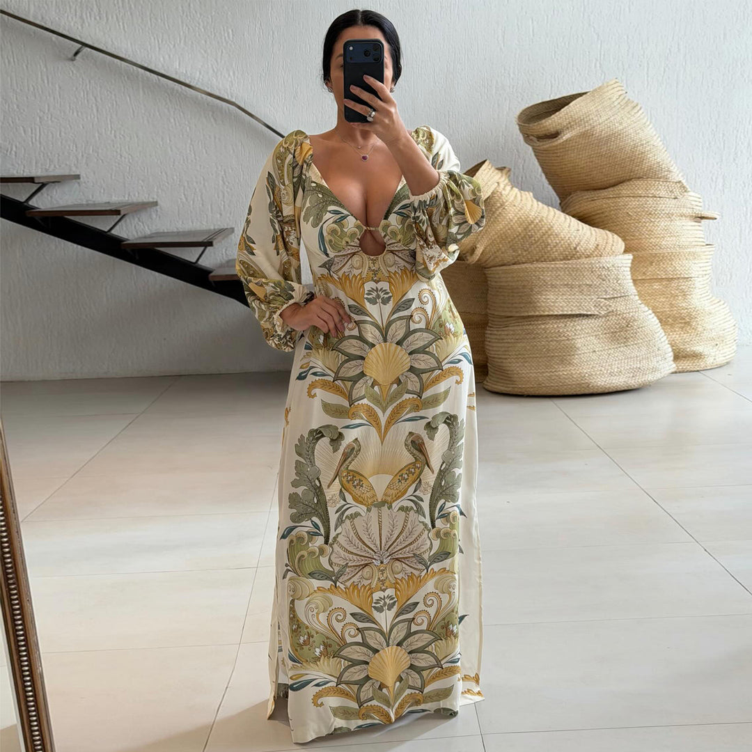 Dame maxi kjole med intrikate blomsterdesign og dyp V-hals