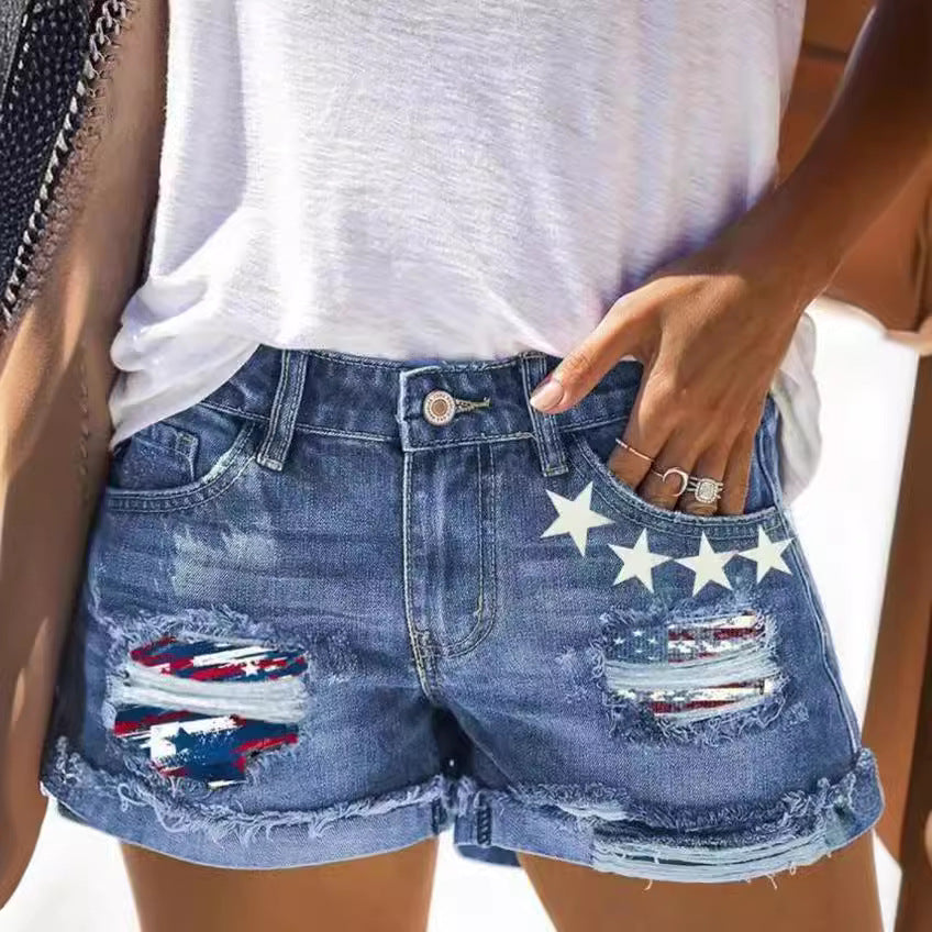 Dame Modische Destroyed Denim-Shorts med kreative applikasjoner Skjora