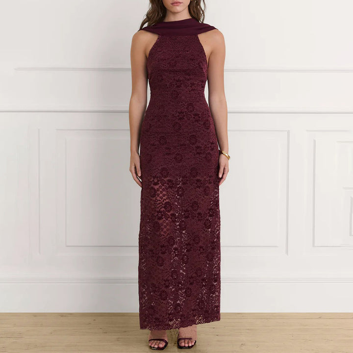Dame Elegant Maxikjole med raffinerte spisse detaljer og stilig halterneck Skjora