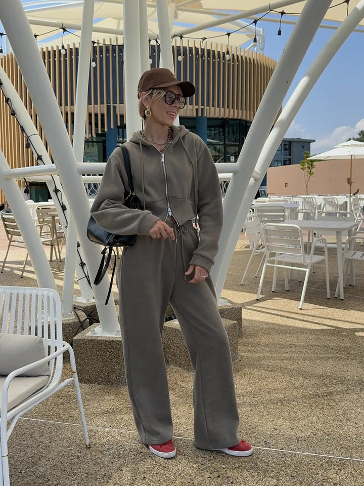 Women's Cozy Fleece Set with Hoodie and Elastic Waistband Skjora