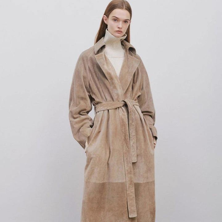 Dame Elegant og stilfull trenchcoat laget av høykvalitets semsket skinn Skjora