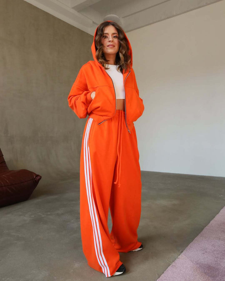 Kvinnenes casual fritids joggedrakt med cropped sweatshirtjakke og vide bukser Skjora