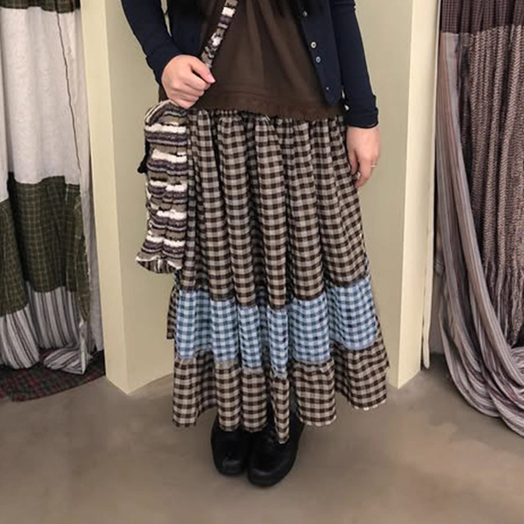 Dame skjørt med voluminøs volang kant og rutet design Skjora