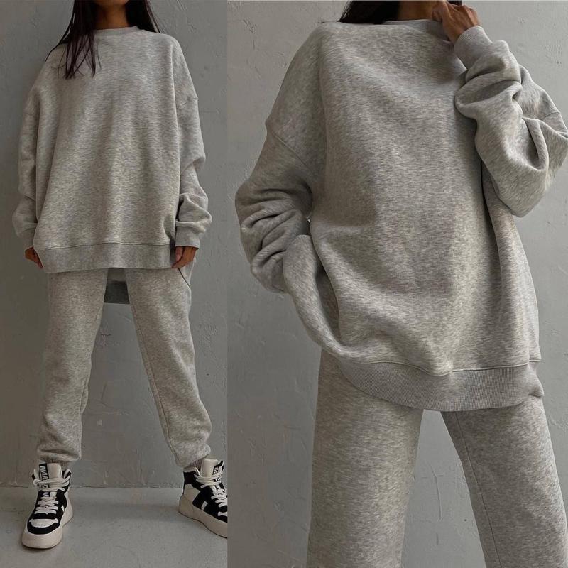 Kvinnens komfortable oversized loungewear-sett med høy krage og elastiske mansjetter