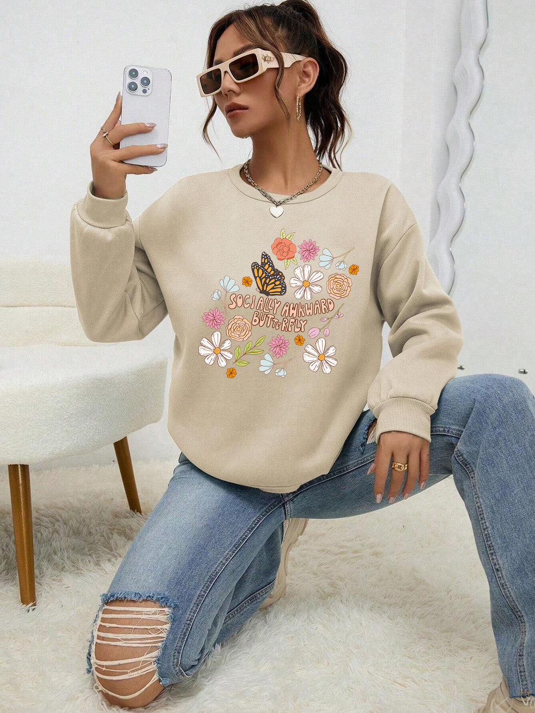 Kvinne sweatshirt med kreativt blomsterdesign og inspirerende trykk Skjora