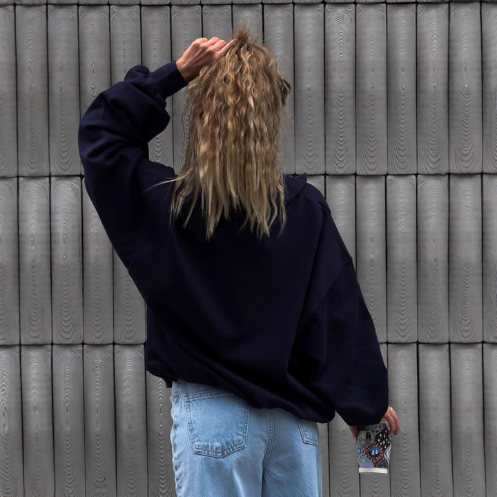 Kvinners uformelle zip genser i urban stil med logo print Skjora
