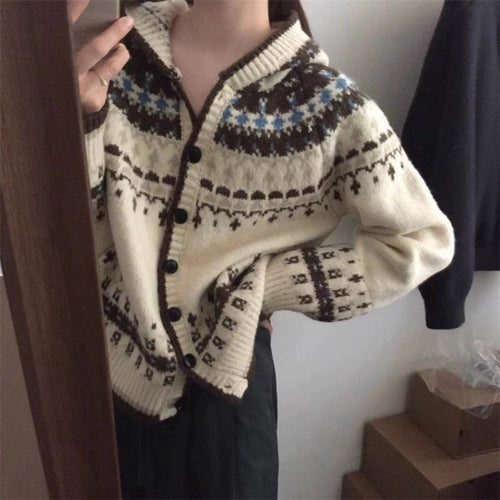 Damer fashionable cardigan med hette og tradisjonelt norsk mønster Skjora