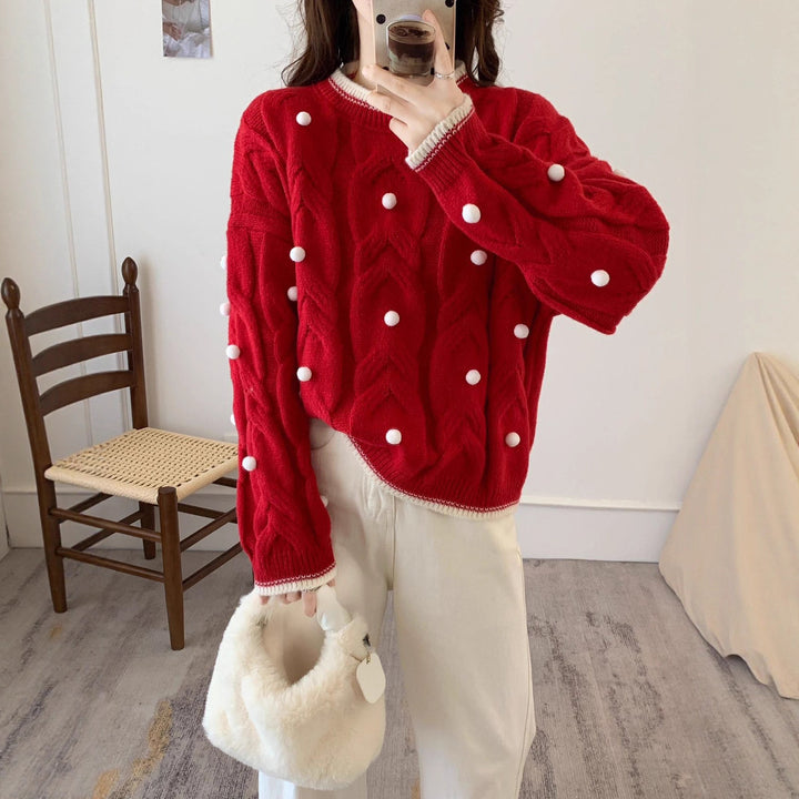 Kvinnens chunky strikket oversized genser med avslappet kabelmønster og lekne applikasjoner Skjora