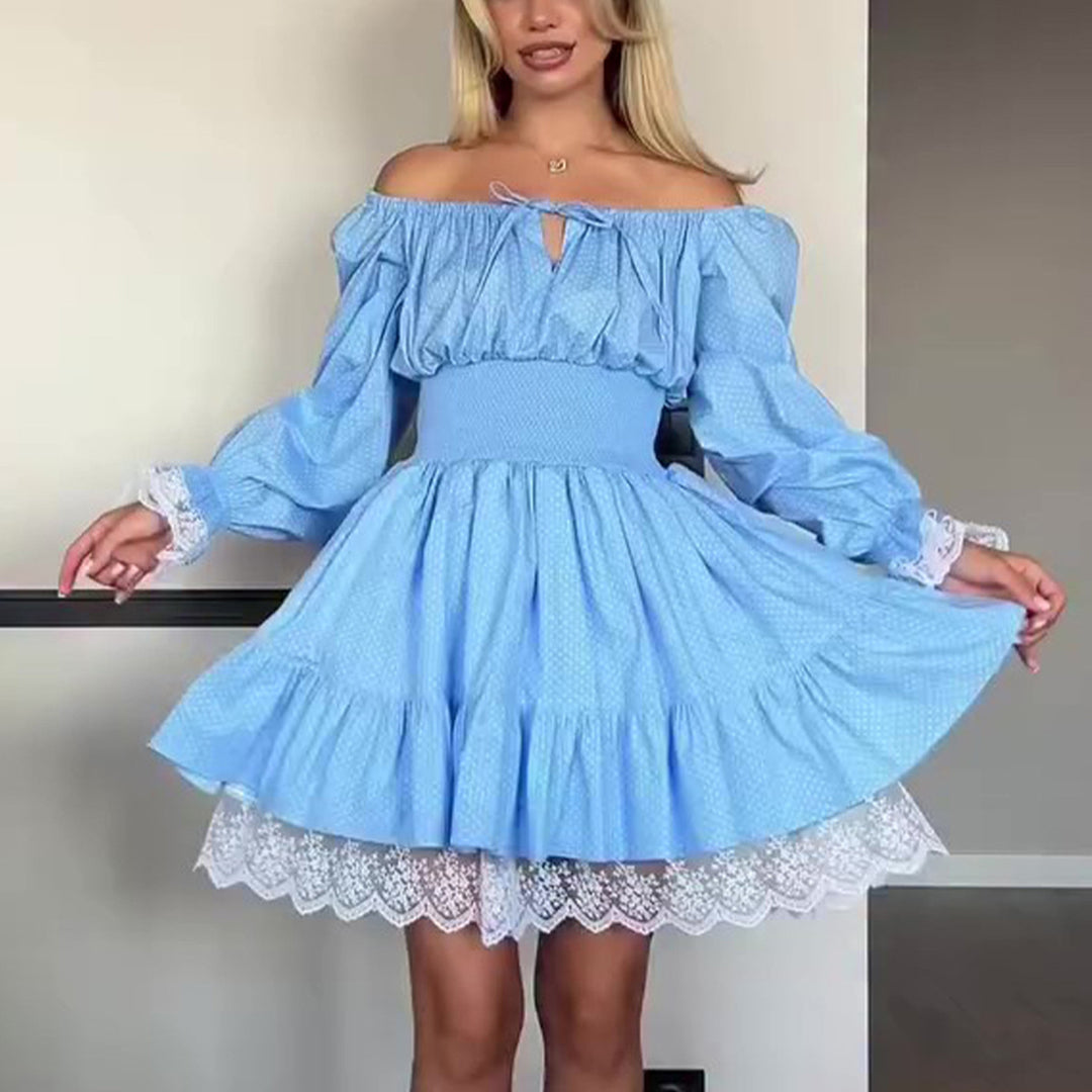 Dame Off-Shoulder Kjole med Voluminøse Volanger og Blonderkant Skjora