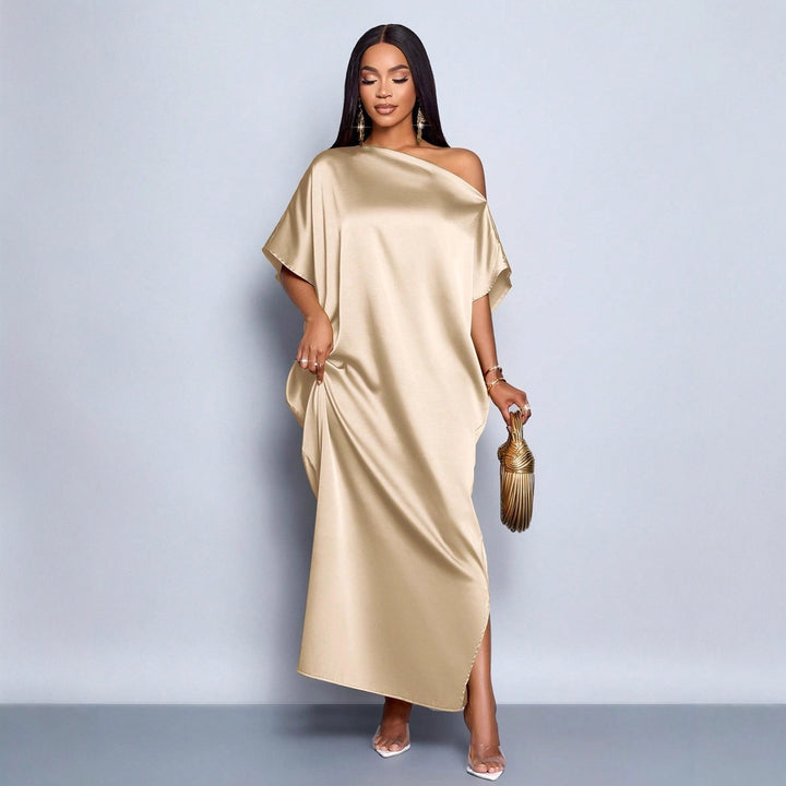 Dame maxikjole med asymmetrisk snitt og elegant fall Skjora