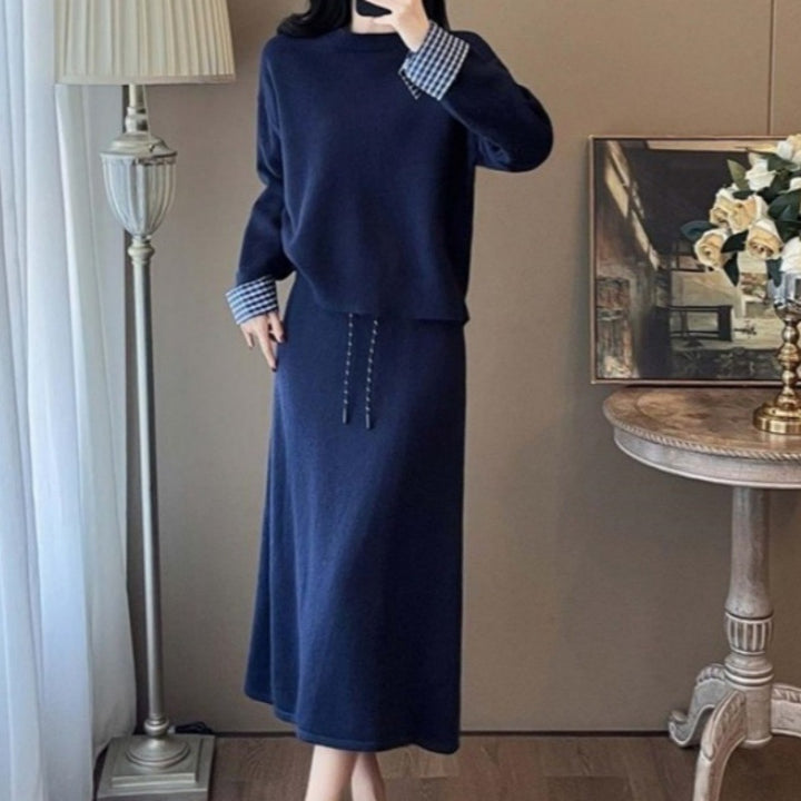 Dames Elegant Strikkekjole med Avtagbar Bluskrage og Snor