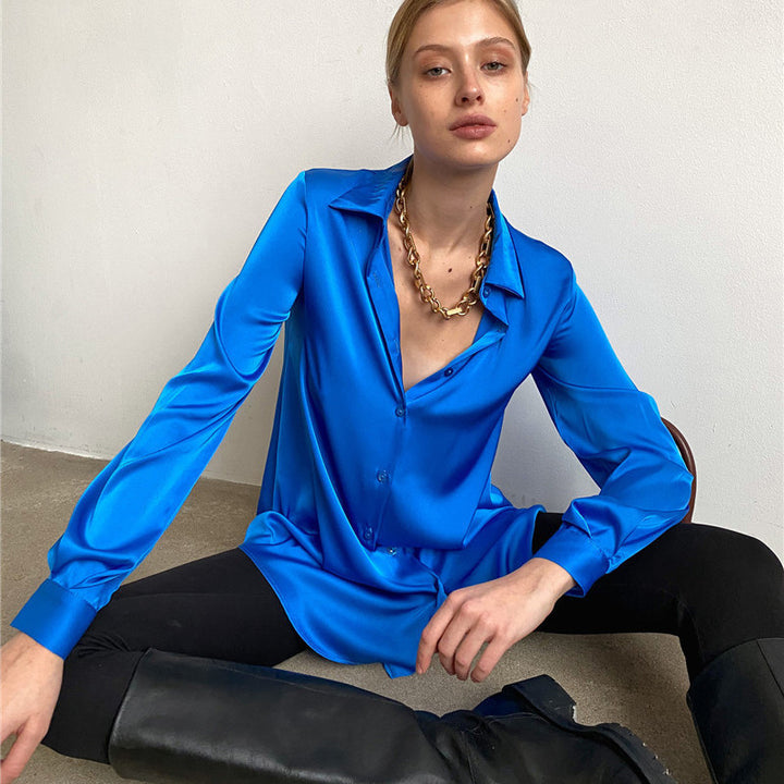 Elegant silke skjorte for kvinner med knappelukking Skjora