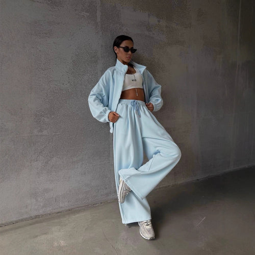 Kvinne avslappet treningsdrakt sett med oversized jakke og komfortable joggere Skjora