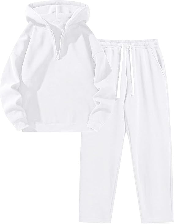 Kvinnens sporty hettegenser sett med praktisk zip jakke og komfortable joggebukser Skjora