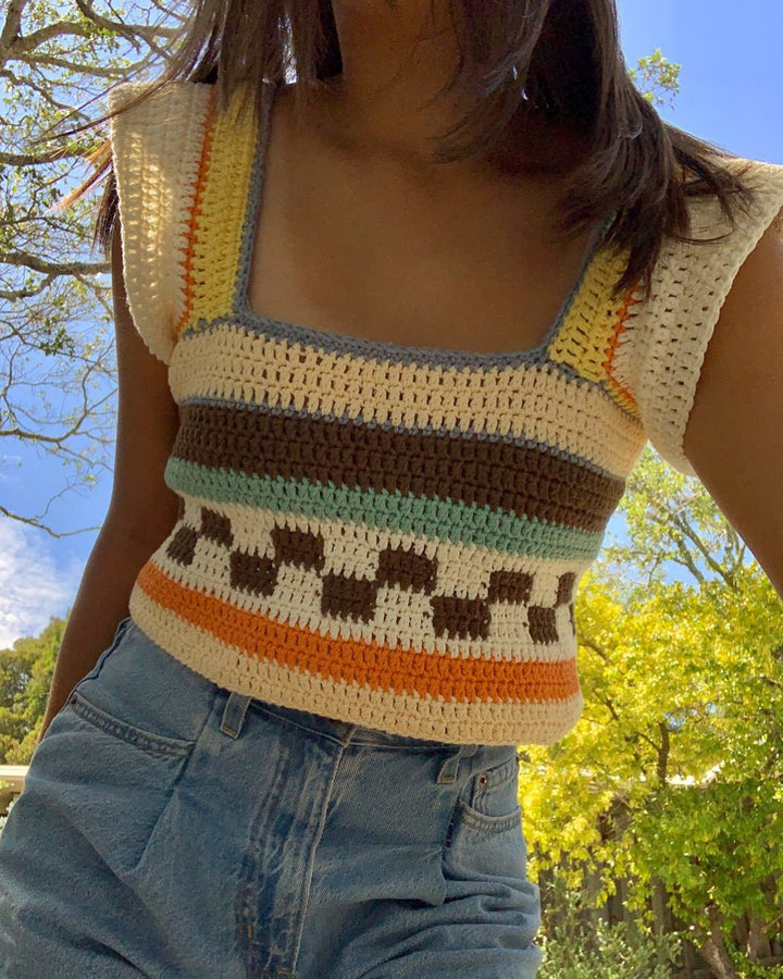 Damer heklet Crop-Top med fargerik stripemønster og firkantet utringning Skjora