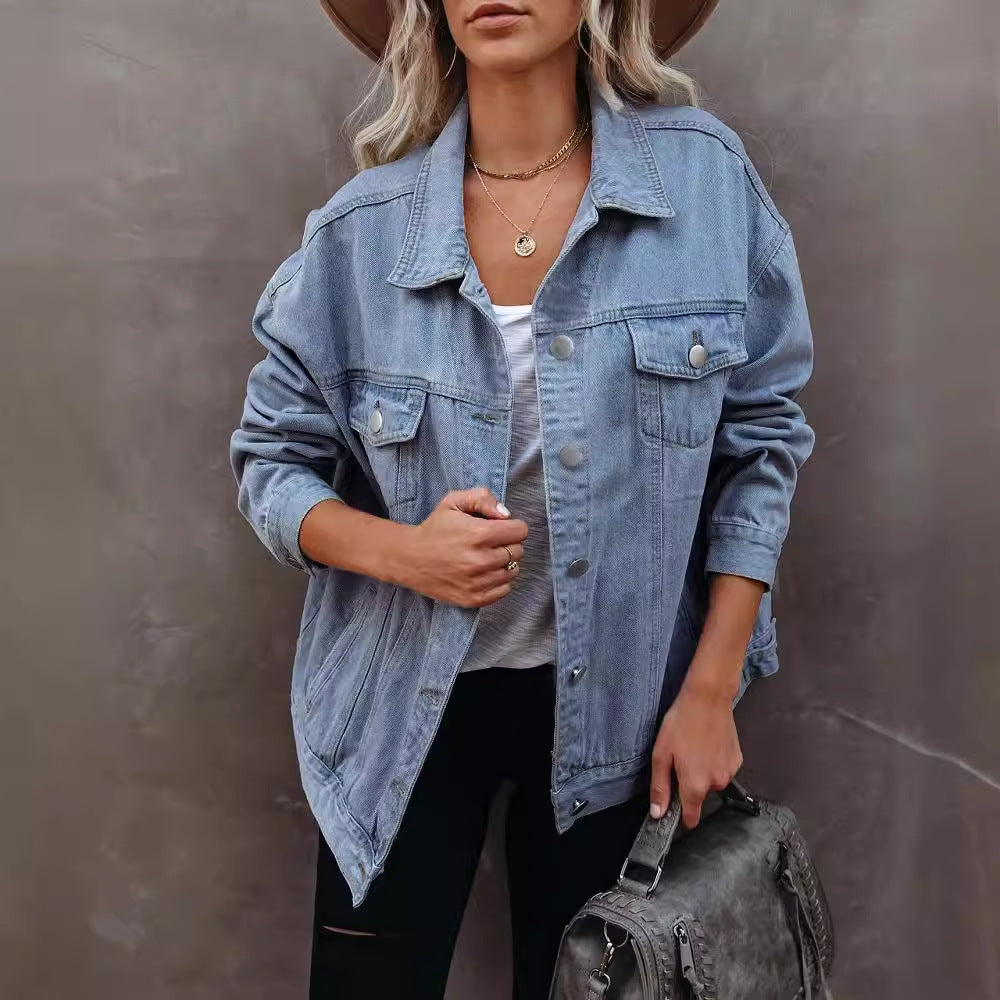 Kvinne casual denimjakke i oversized passform med brystlommer Skjora