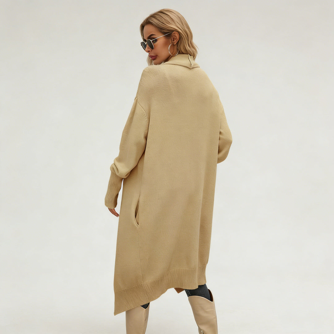 Kvinnens casual strikket cardigan med asymmetrisk snitt og mykt materiale Skjora