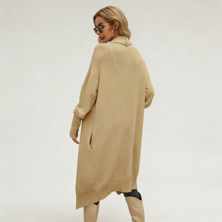Kvinnens casual strikket cardigan med asymmetrisk snitt og mykt materiale Skjora