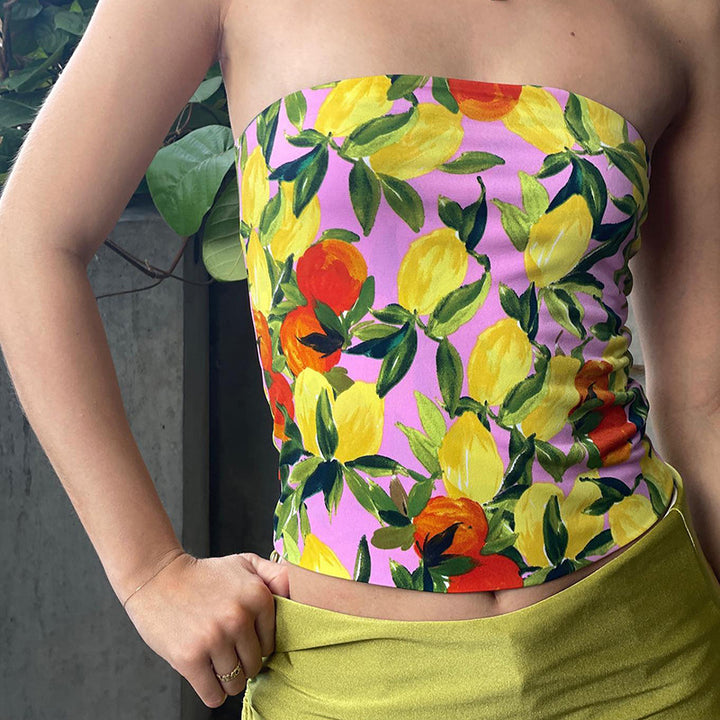 Dame Crop Top med fruktig mønster Skjora