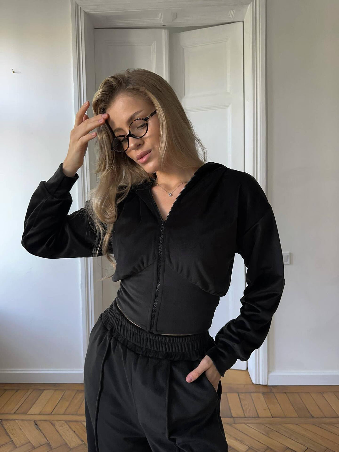 Dame Sport Cropped Hoodie og Løse Joggebukser Sett Skjora