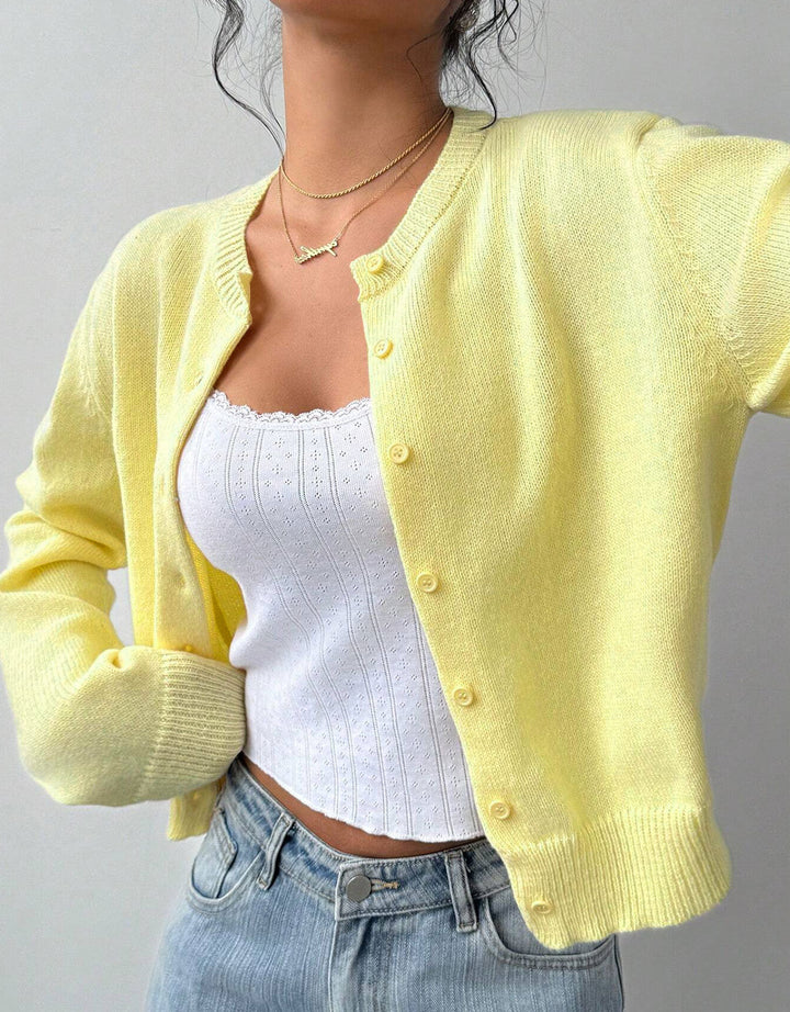 Kvinne cardigan med fin ribbet tekstur og knappedesign Skjora