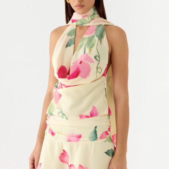 Damen Elegantes Chiffon-Top mit floralem Halsband und tiefem Ausschnitt Skjora