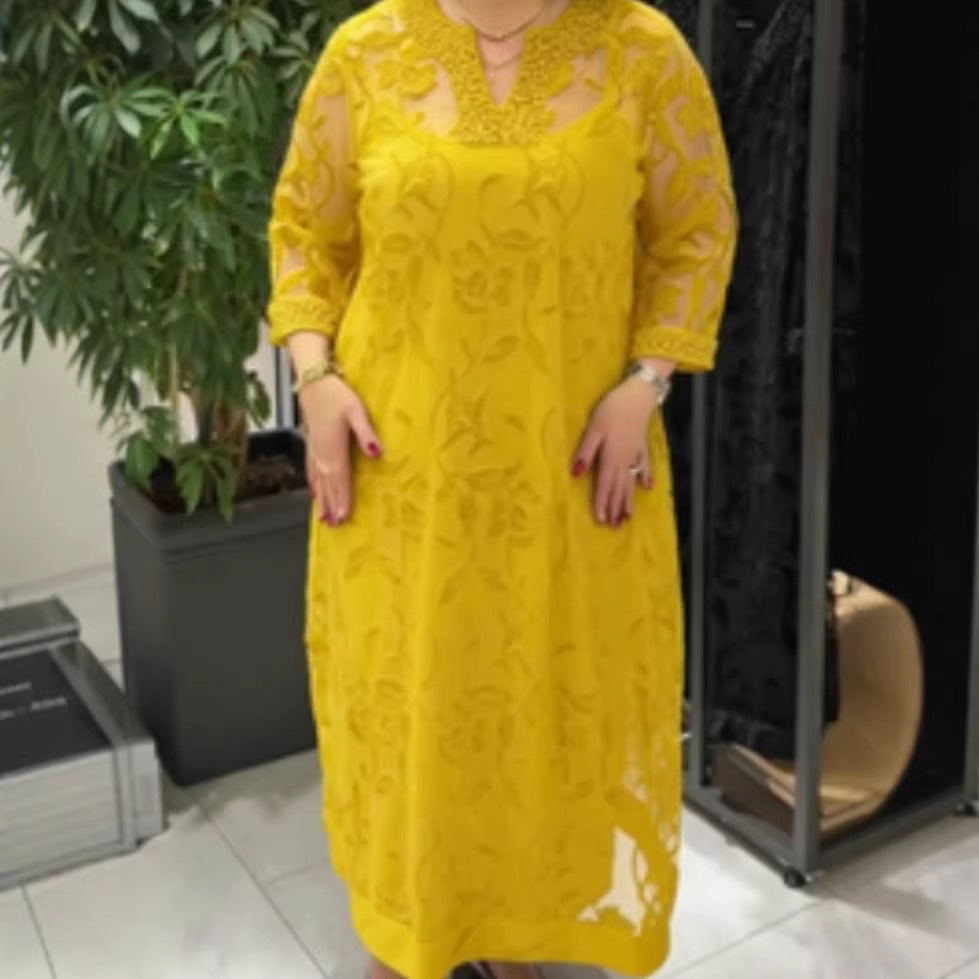 Kvinne elegant gjennomsiktig maxi-kjole med blonderdetaljer Skjora