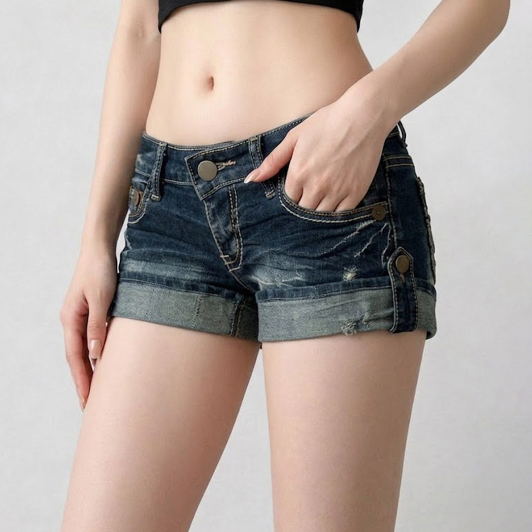 Dame uformelle denimshorts med stilige slitte detaljer og oppbrettede kanter Skjora