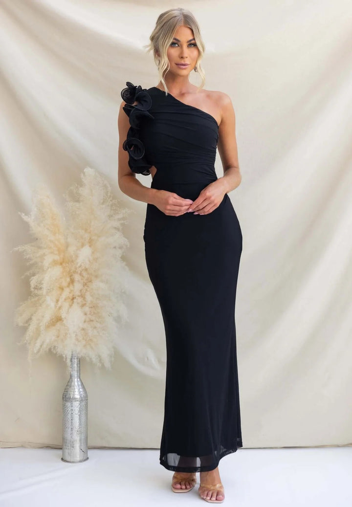 Kvinne Elegant Rynket Maxi Kjole med en Off-Skulder Design og Skreddersydd Passform