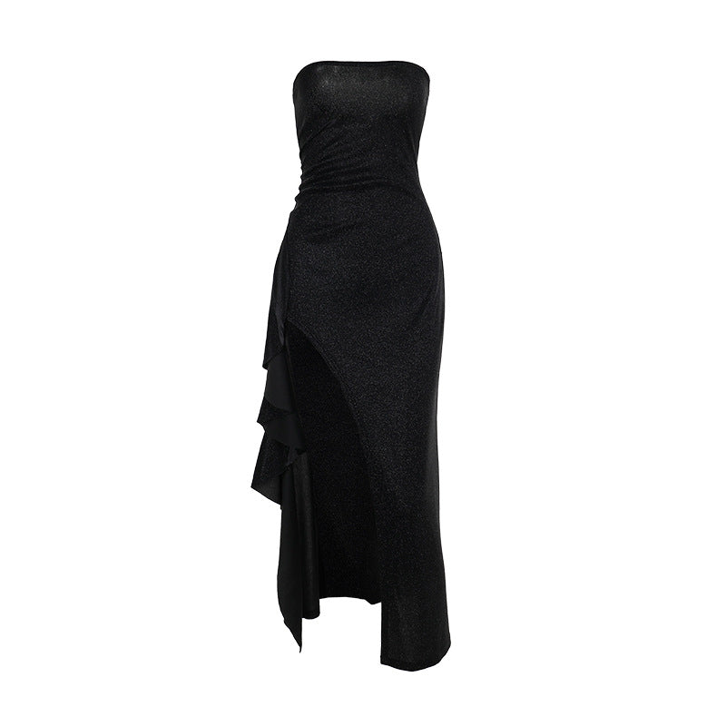 Dame elegant off-shoulder aftenkjole med asymmetrisk volang Skjora