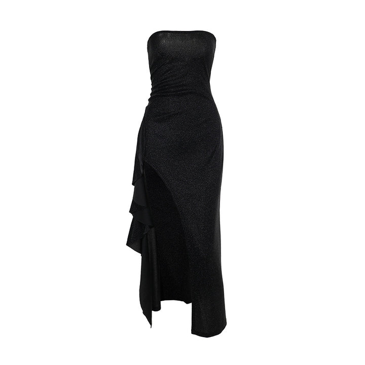 Dame elegant off-shoulder aftenkjole med asymmetrisk volang Skjora