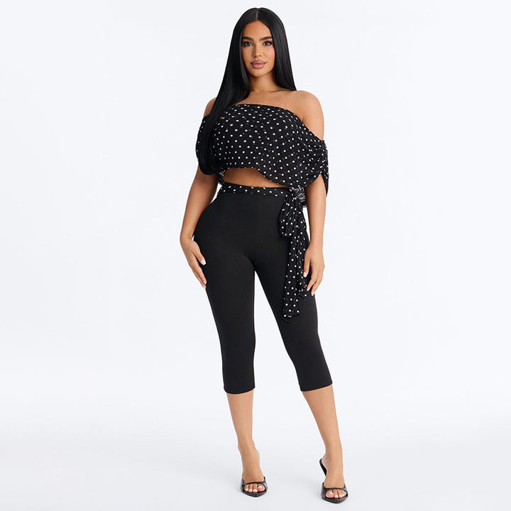 Dame crop-top og leggings sett med prikkete mønster og rynker Skjora