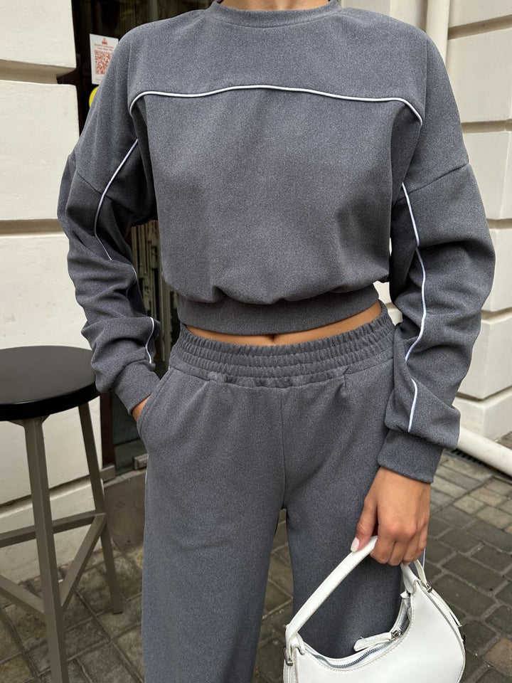 Dame moteriktig sweatshirt og avslappet bukse Skjora
