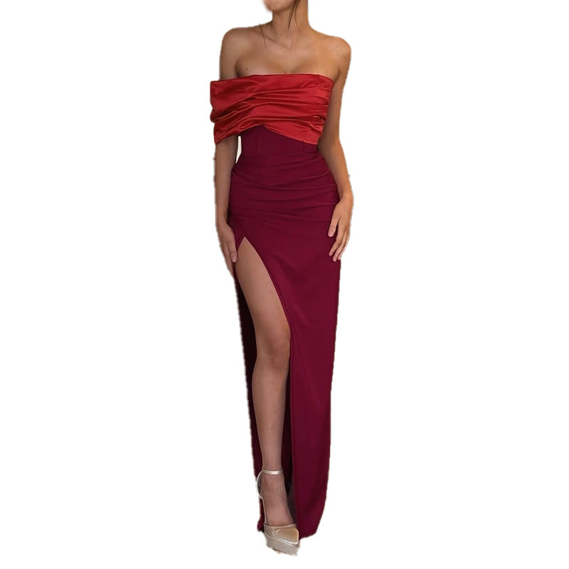 Dame off-shoulder kveldsdrakt med elegant draperingseffekt og høy splitt Skjora