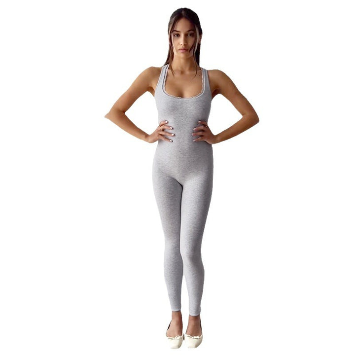 Dame figurnær jumpsuit med smale stropper og glatt finish Skjora