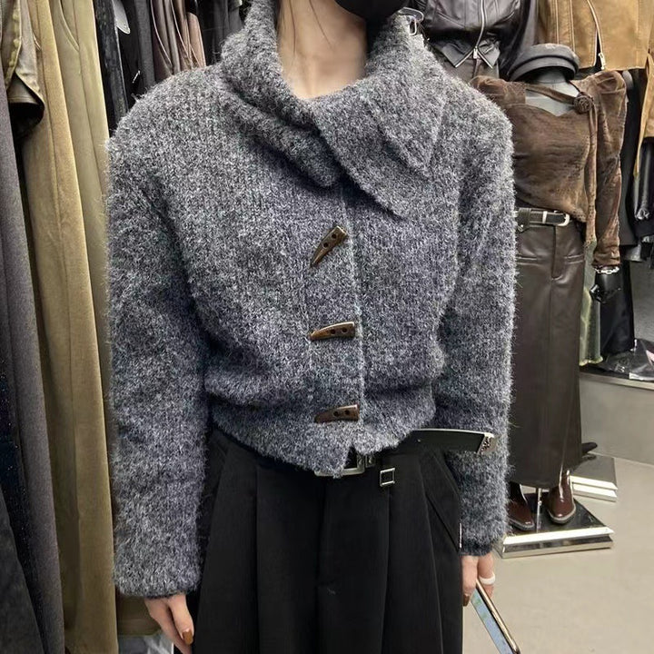 Kvinne cardigan med stilige krage og dekorative knapper Skjora