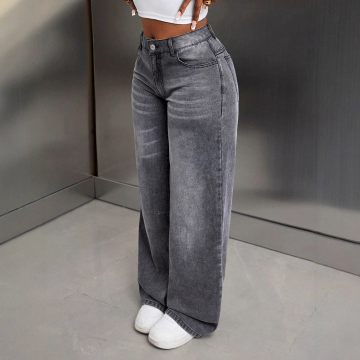 Kvinnelige moterettede bredkuttede jeans laget av høykvalitets denim Skjora