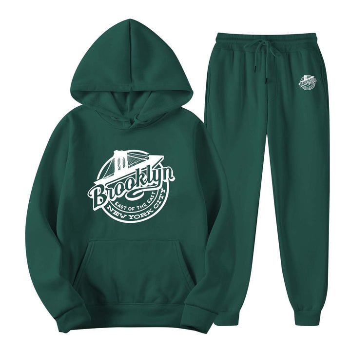 Kvinnes avslappende sweat suit med stilfull Brooklyn trykk Skjora